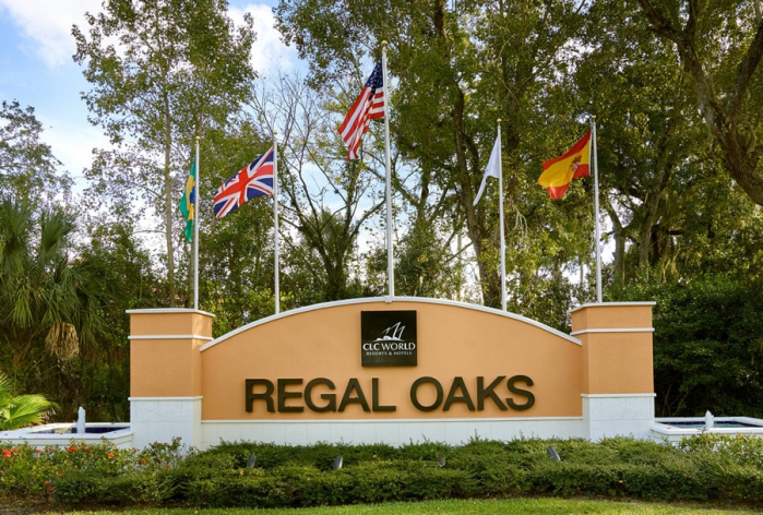 /hotelphotos/thumb-700x472-473470- regal oaks entrance.jpg